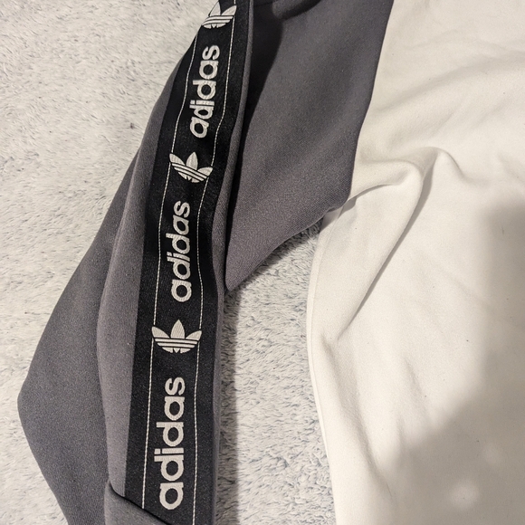 Adidas sweatshirt hoodie size medium - Picture 3 of 8
